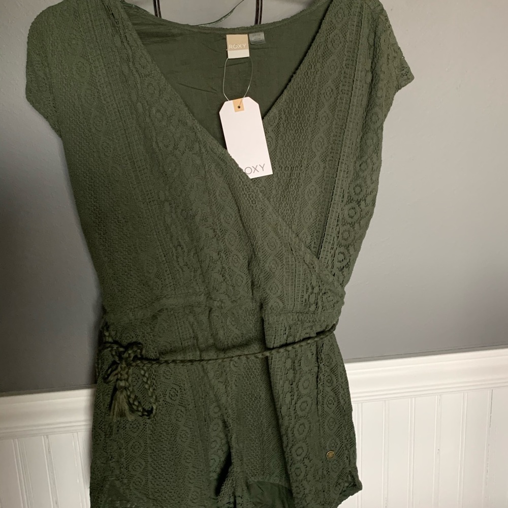 NWT Women’s ROXY jumper